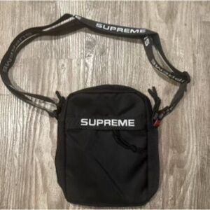 Supreme fanny need it gone only wore once.